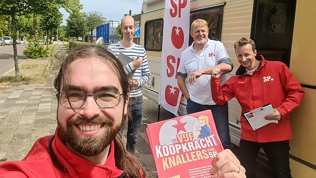 https://leeuwarden.sp.nl/nieuws/2022/07/sp-leeuwarden-trapt-campagne-kosten-omlaag-af-in-achter-de-hoven